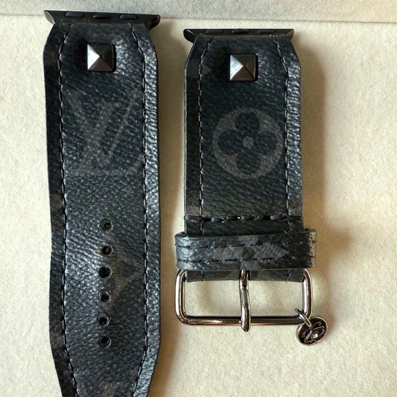 Apple Watchband - Picture 1 of 4